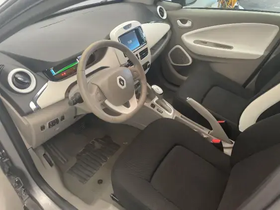 RENAULT ZOE - voiture d'occasion - Photo 17