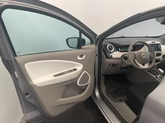 RENAULT ZOE - voiture d'occasion - Photo 18