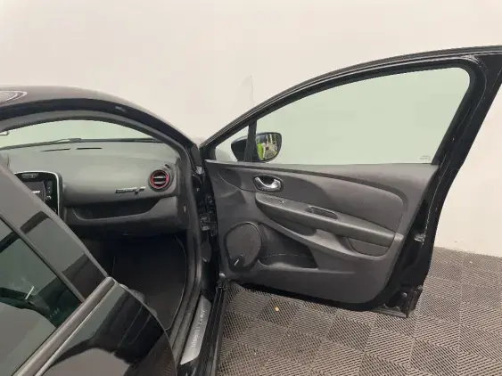 RENAULT CLIO IV - voiture d'occasion - Photo 18