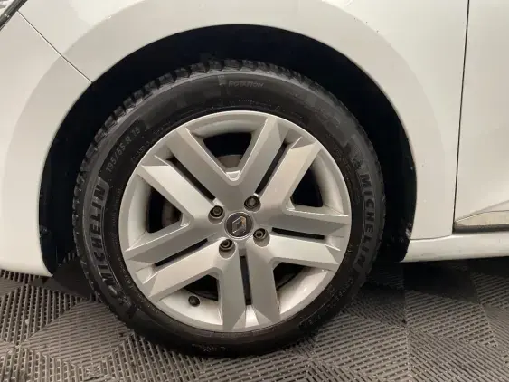 RENAULT CLIO V - voiture d'occasion - Photo 22