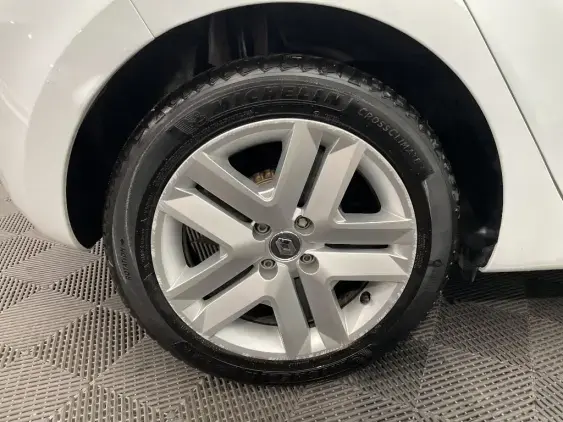 RENAULT CLIO V - voiture d'occasion - Photo 24