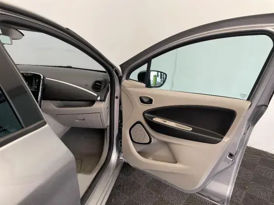 RENAULT ZOE - voiture d'occasion - Photo 19