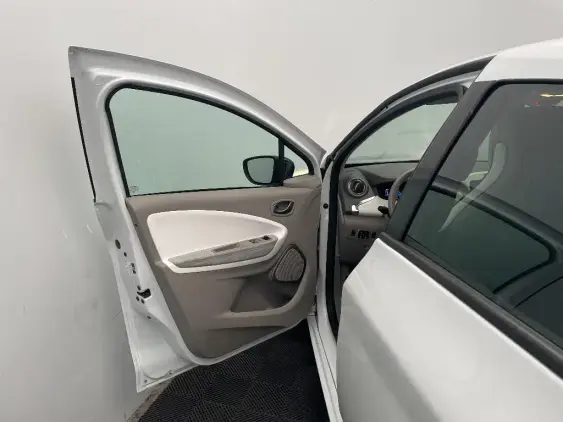 RENAULT ZOE - voiture d'occasion - Photo 19