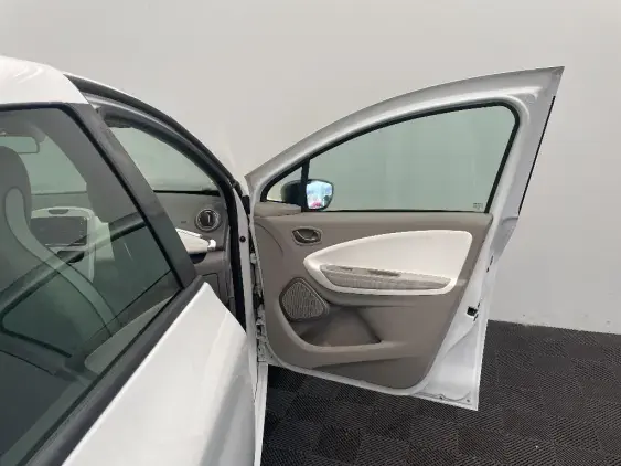 RENAULT ZOE - voiture d'occasion - Photo 20