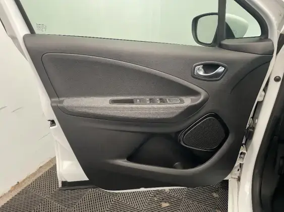 RENAULT ZOE - voiture d'occasion - Photo 18
