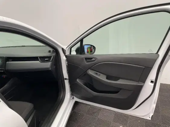 RENAULT CLIO V - voiture d'occasion - Photo 19