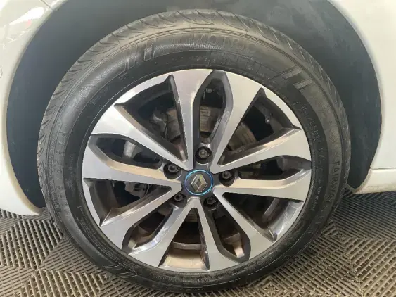 RENAULT ZOE - voiture d'occasion - Photo 22