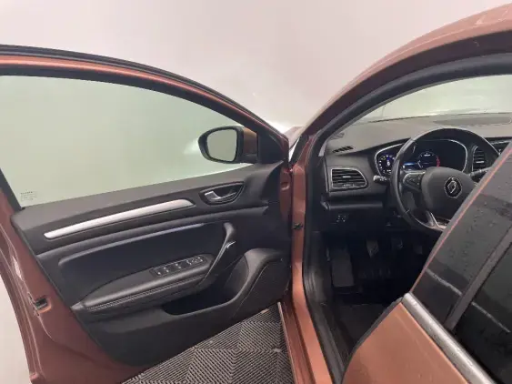 RENAULT MEGANE IV - voiture d'occasion - Photo 19