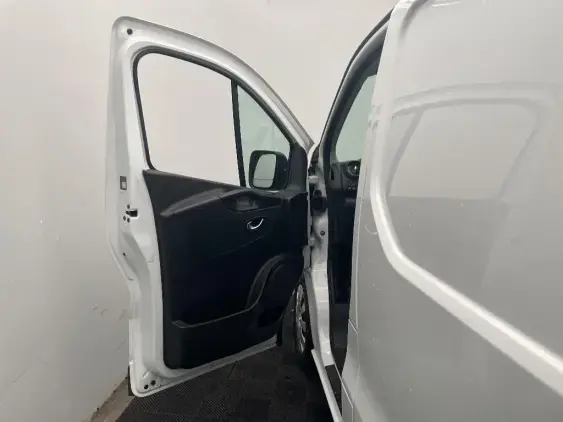 RENAULT TRAFIC FG III - voiture d'occasion - Photo 16