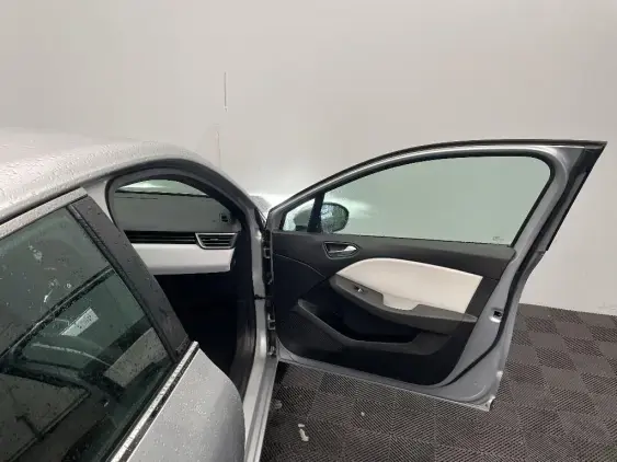 RENAULT CLIO V - voiture d'occasion - Photo 19