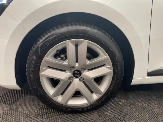 RENAULT CLIO V - voiture d'occasion - Photo 23