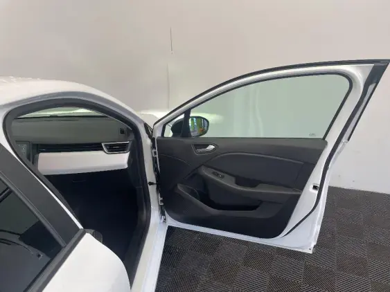 RENAULT CLIO V - voiture d'occasion - Photo 20