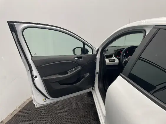 RENAULT CLIO V - voiture d'occasion - Photo 19