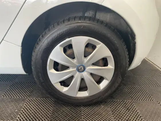 RENAULT ZOE - voiture d'occasion - Photo 22