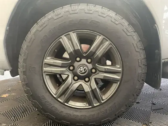 TOYOTA HILUX VIII - voiture d'occasion - Photo 20