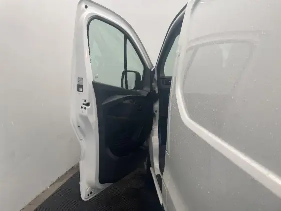 RENAULT TRAFIC FG III - voiture d'occasion - Photo 17