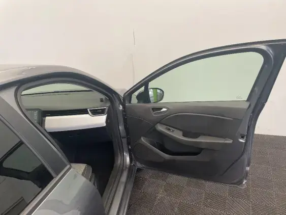 RENAULT CLIO V - voiture d'occasion - Photo 20