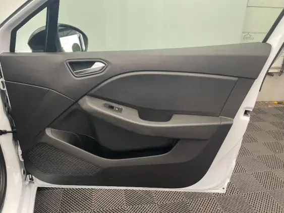 RENAULT CLIO V - voiture d'occasion - Photo 19