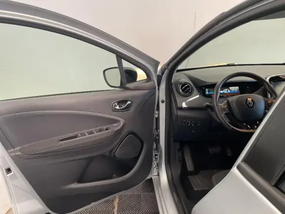 RENAULT ZOE - voiture d'occasion - Photo 18