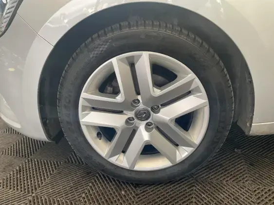 RENAULT CLIO V - voiture d'occasion - Photo 22