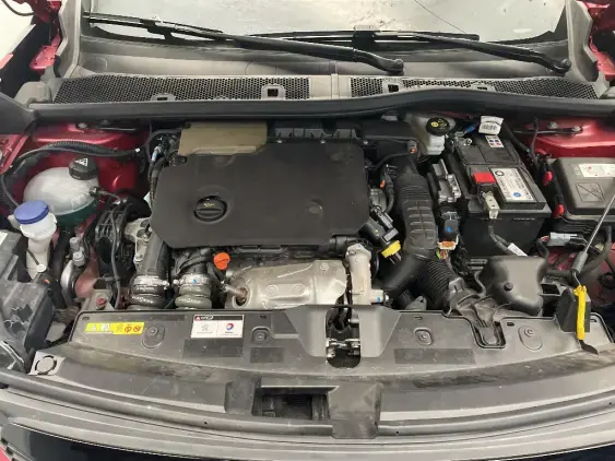 PEUGEOT 2008 II - voiture d'occasion - Photo 20