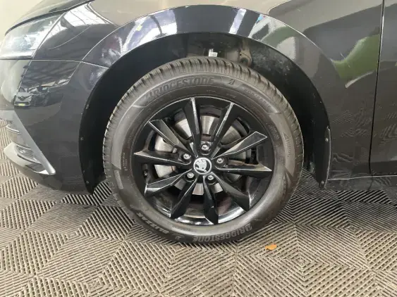 SKODA OCTAVIA IV - voiture d'occasion - Photo 22