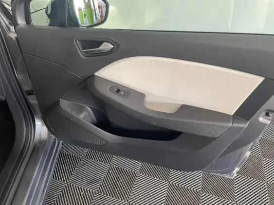 RENAULT CLIO V - voiture d'occasion - Photo 19