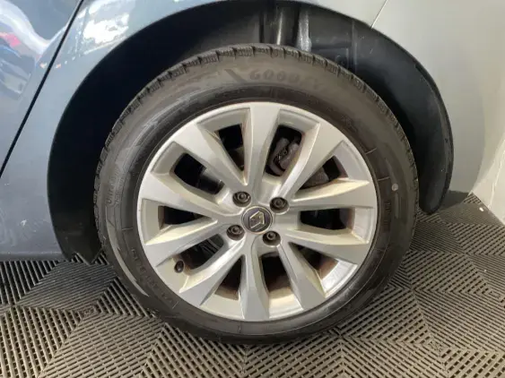 RENAULT CLIO V - voiture d'occasion - Photo 23