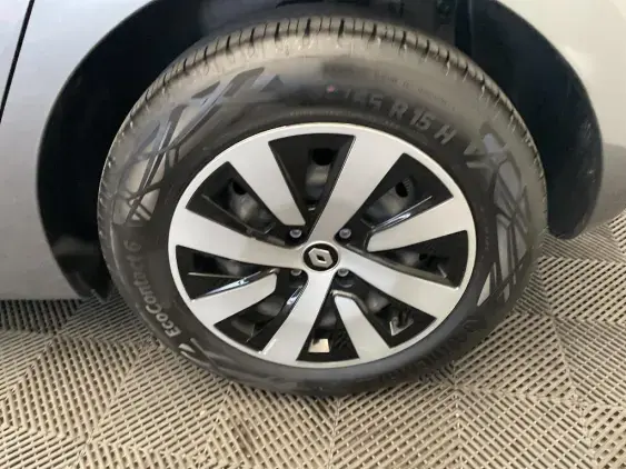 RENAULT CLIO V - voiture d'occasion - Photo 22