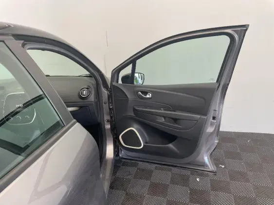 RENAULT CAPTUR - voiture d'occasion - Photo 19