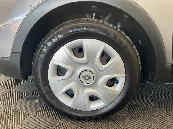 RENAULT CAPTUR - voiture d'occasion - Photo 22