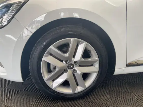 RENAULT CLIO V - voiture d'occasion - Photo 23