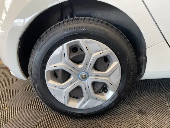 RENAULT ZOE - voiture d'occasion - Photo 23