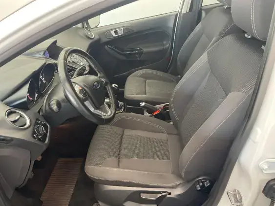 FORD FIESTA VI - voiture d'occasion - Photo 18