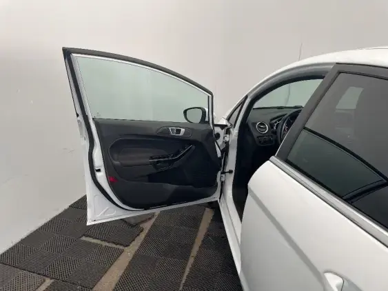 FORD FIESTA VI - voiture d'occasion - Photo 19