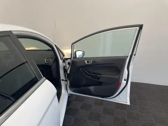 FORD FIESTA VI - voiture d'occasion - Photo 20