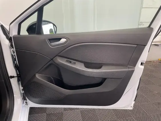 RENAULT CLIO V - voiture d'occasion - Photo 20