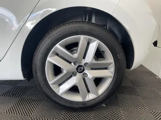 RENAULT CLIO V - voiture d'occasion - Photo 24