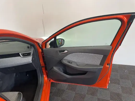 RENAULT CLIO V - voiture d'occasion - Photo 20