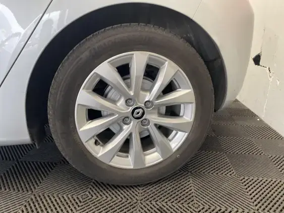 RENAULT CLIO V - voiture d'occasion - Photo 24