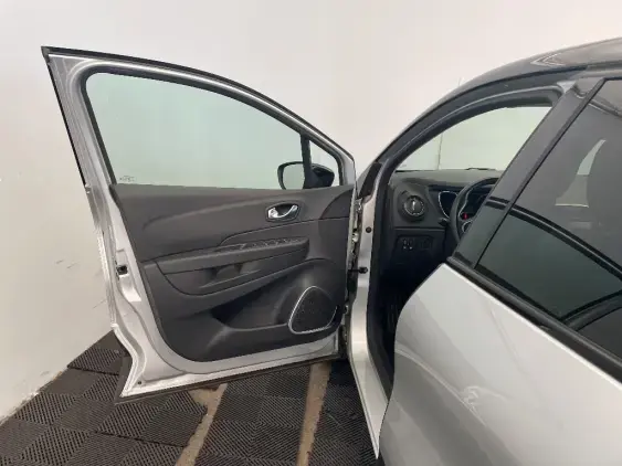 RENAULT CAPTUR - voiture d'occasion - Photo 18