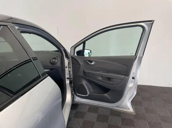 RENAULT CAPTUR - voiture d'occasion - Photo 19
