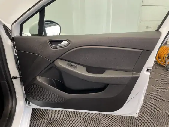 RENAULT CLIO V - voiture d'occasion - Photo 20