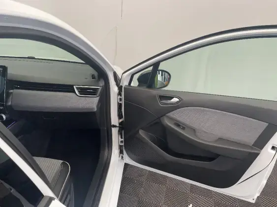 RENAULT CLIO V - voiture d'occasion - Photo 20