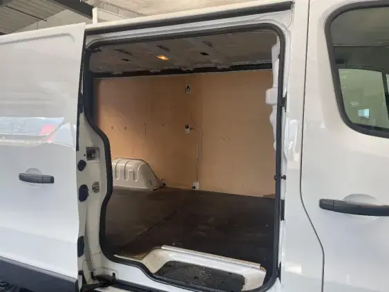 RENAULT TRAFIC FG III - voiture d'occasion - Photo 15