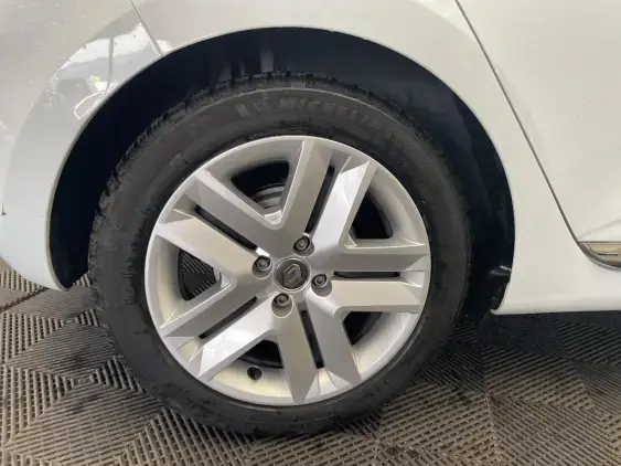 RENAULT CLIO V - voiture d'occasion - Photo 25