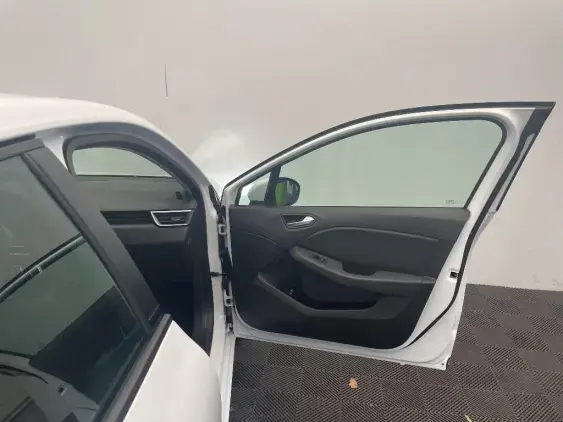 RENAULT CLIO V - voiture d'occasion - Photo 19