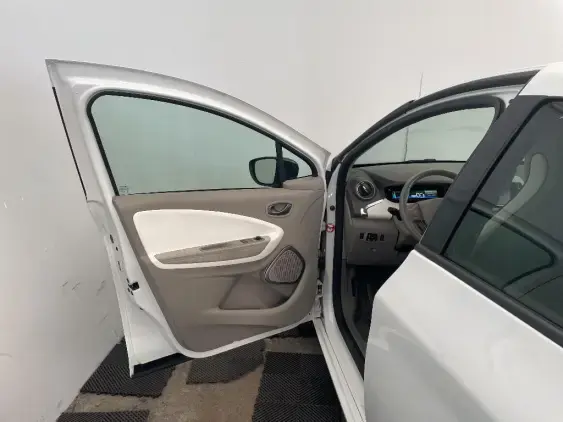 RENAULT ZOE - voiture d'occasion - Photo 18