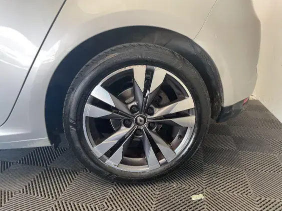 RENAULT MEGANE IV - voiture d'occasion - Photo 23