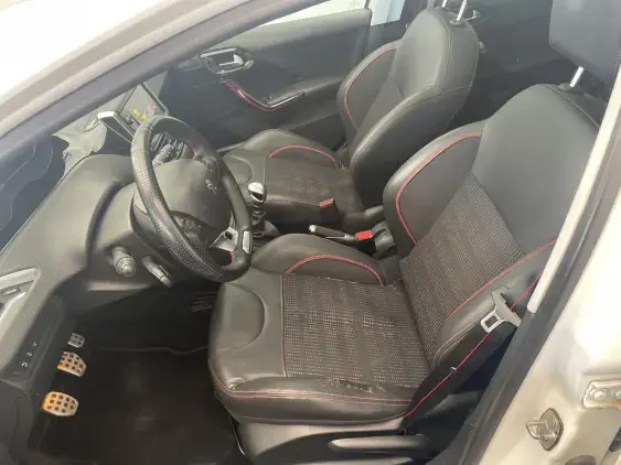 PEUGEOT 208 - voiture d'occasion - Photo 18